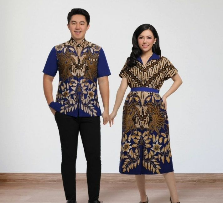 20 Model Baju Batik Couple Terbaru, Bikin Terlihat Kompak!