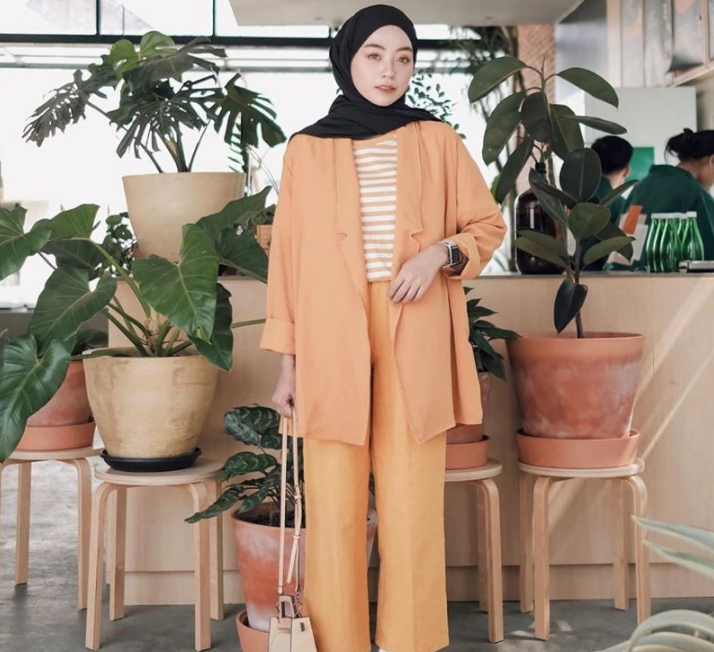 15 Inspirasi Padu Padan Blazer untuk Hijabers Agar Tampilan Lebih Berkelas