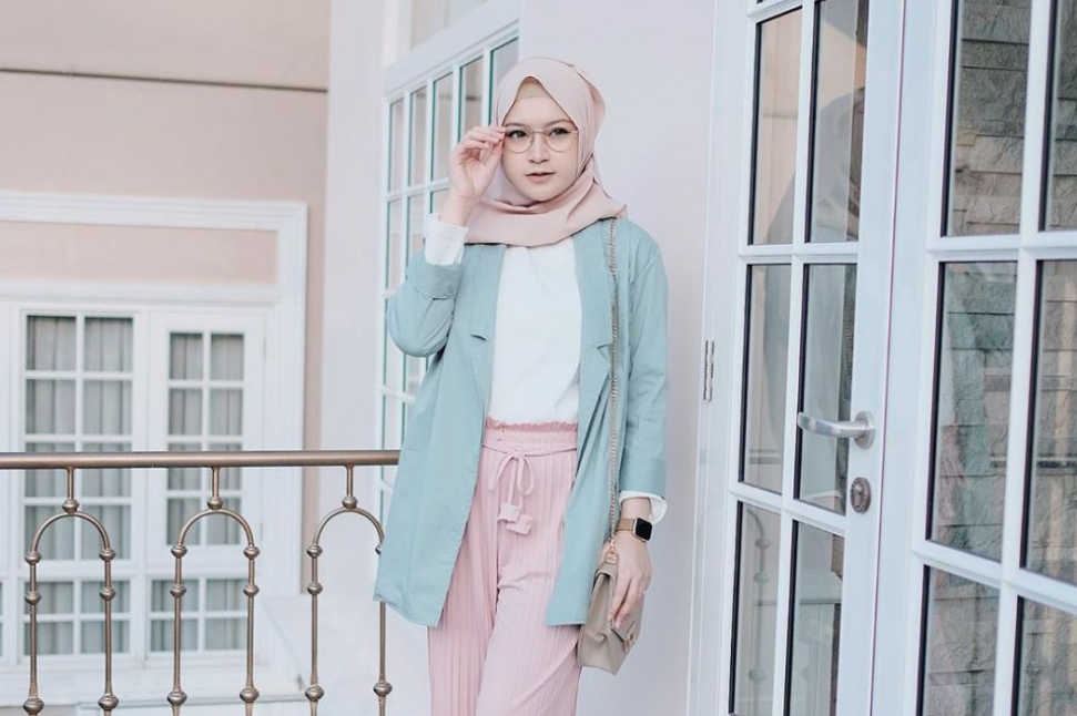 15 Inspirasi Padu Padan Blazer untuk Hijabers Agar Tampilan Lebih Berkelas