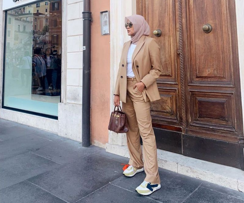 15 Inspirasi Padu Padan Blazer untuk Hijabers Agar Tampilan Lebih Berkelas