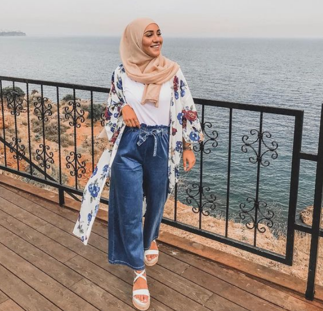 25 Inspirasi OOTD Kulot Jeans untuk Wanita Berhijab