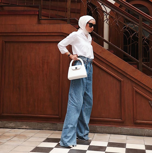 25 Inspirasi OOTD Kulot Jeans untuk Wanita Berhijab