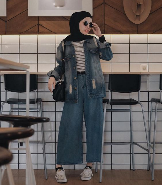 25 Inspirasi OOTD Kulot Jeans untuk Wanita Berhijab