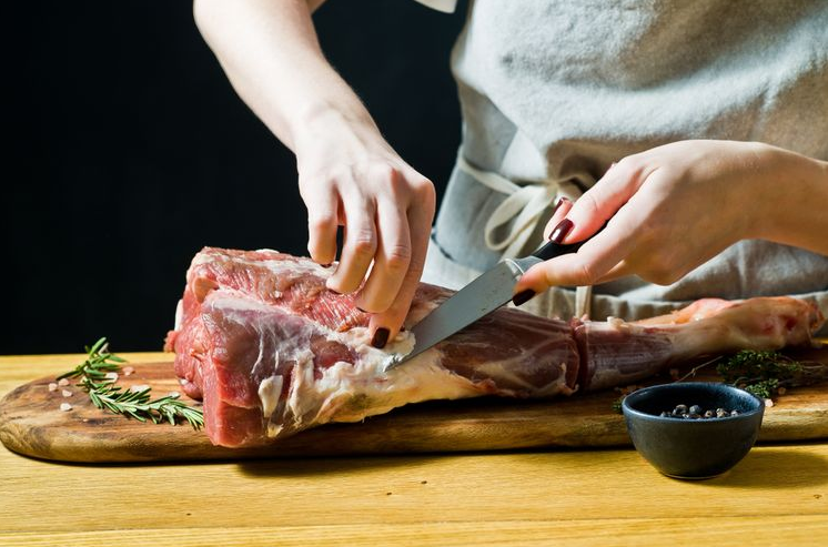 10 Cara Menghilangkan Bau Amis pada Daging Kambing