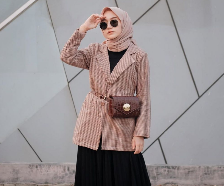 15 Inspirasi Padu Padan Blazer untuk Hijabers Agar Tampilan Lebih Berkelas