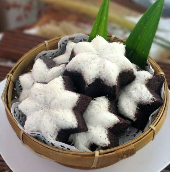 5 Resep Kue Putu Kukus, Lembut, Wangi, dan Cocok untuk Teman Ngeteh