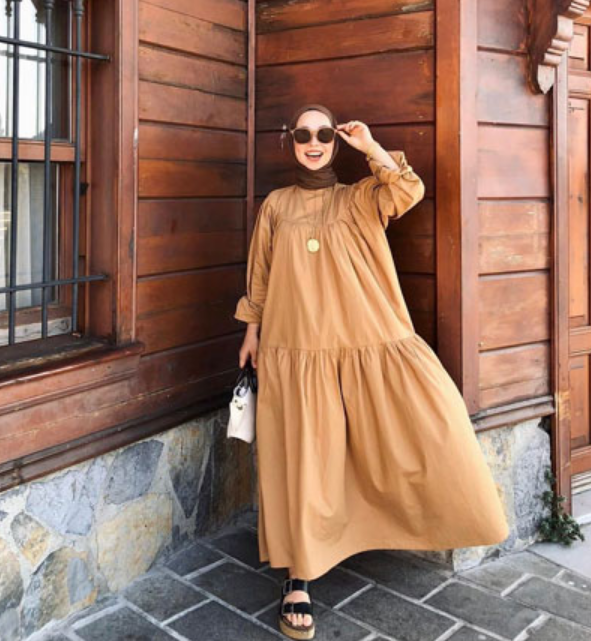 10 Tips Padu Padan Loose Dress untuk Hangout