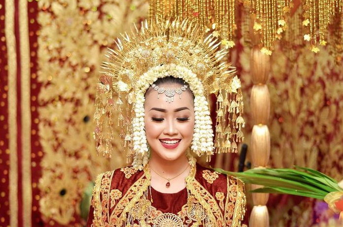 Makna Mahkota Pengantin Wanita dari Berbagai Daerah di Indonesia