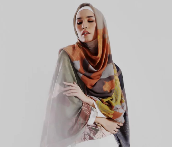 5 Tutorial Hijab Pashmina Menutup Dada, Mudah Dicoba!