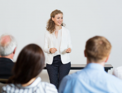 8 Tips Lancar Public Speaking bagi Pemula