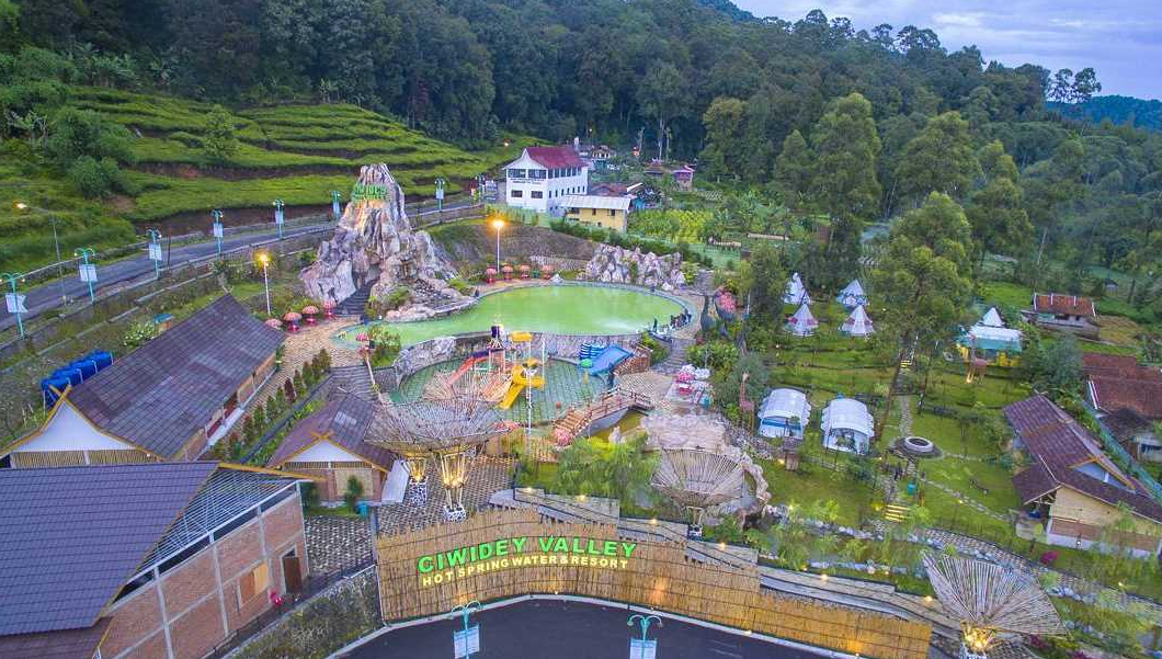 7 Tempat Camping di Bandung yang Asri dan Bikin Betah