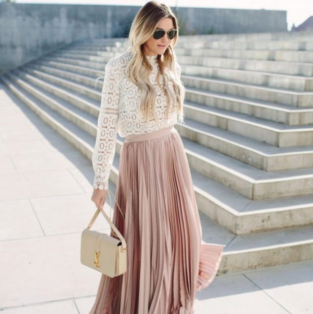 5 Tips Memakai Maxi Skirt Agar Terlihat Fashionable