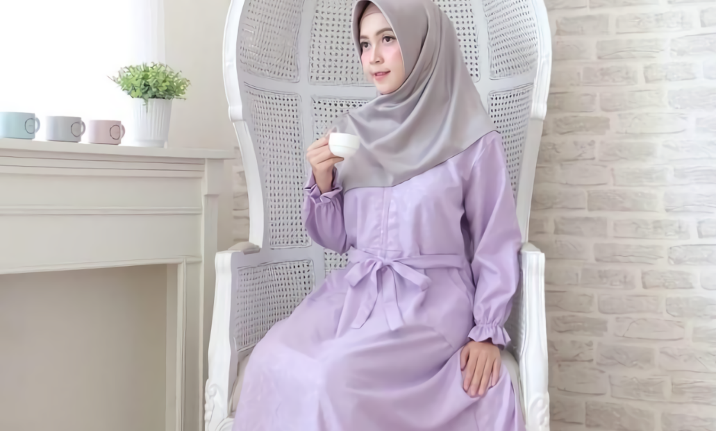 7 Warna Hijab untuk Baju Ungu, Bikin Kamu Tampil Memesona