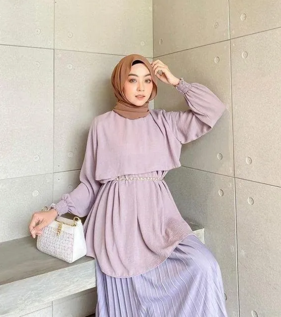 7 Warna Hijab untuk Baju Ungu, Bikin Kamu Tampil Memesona