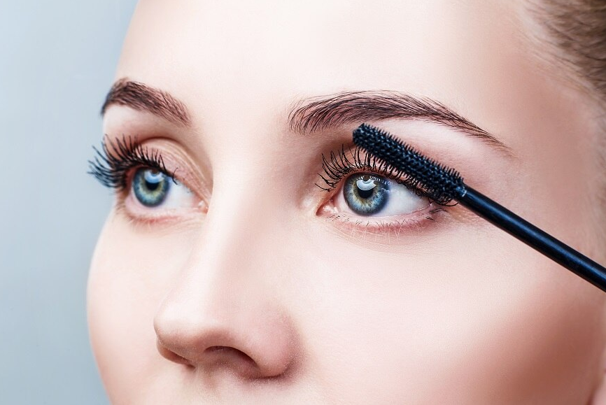 10 Rekomendasi Serum Bulu Mata, Bikin Lentik Tanpa Eyelash Extension