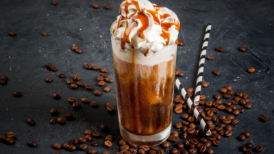 Resep Es Caramel Macchiato ala Starbucks, Hanya Lima Bahan Loh!