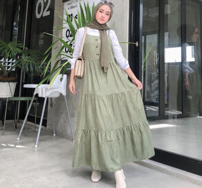 7 Ide Outfit dengan Warna Hijau Pastel untuk Para Hijabers