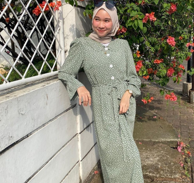 7 Ide Outfit dengan Warna Hijau Pastel untuk Para Hijabers