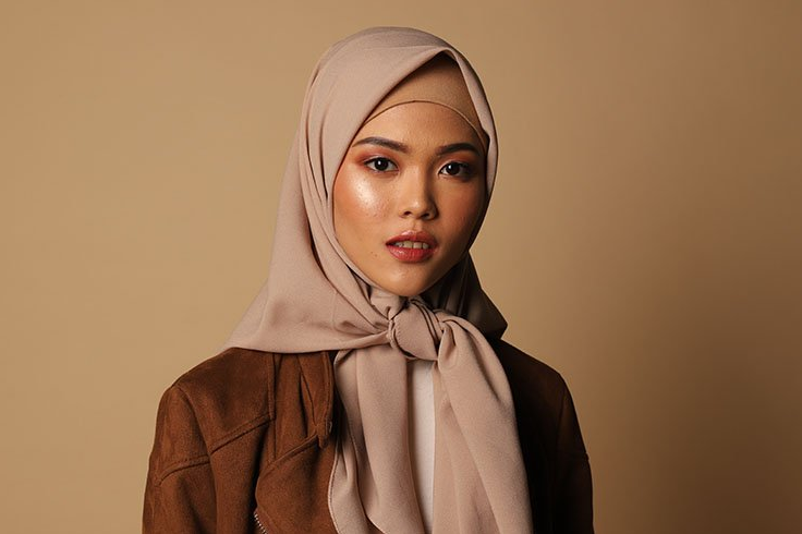 5 Jenis Dalaman Hijab yang Nyaman dan Gak Bikin Telinga Sakit
