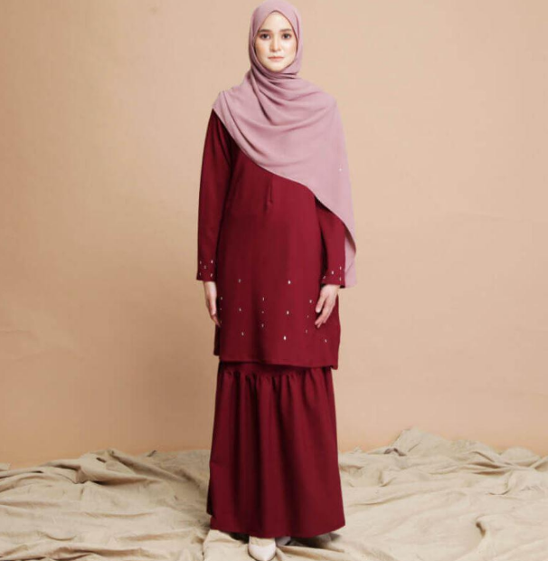 8 Rekomendasi Warna Jilbab yang Cocok untuk Baju Merah