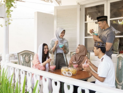 9 Adab Bertamu di Rumah Orang Berdasarkan Ajaran Islam