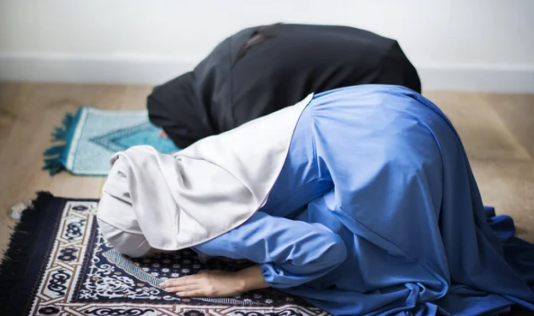 9 Manfaat Sujud Ketika Salat bagi Kesehatan