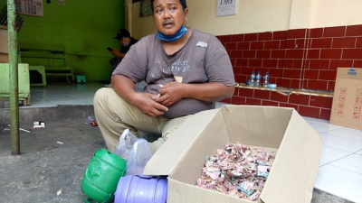 Uang Puluhan Juta Milik Penjaga Sekolah Dimakan Rayap, Biasakah Ditukar?