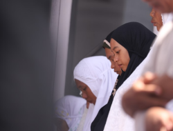 Astagfirullah! Inilah Ciri Wanita yang Salatnya Tidak Diterima oleh Allah SWT