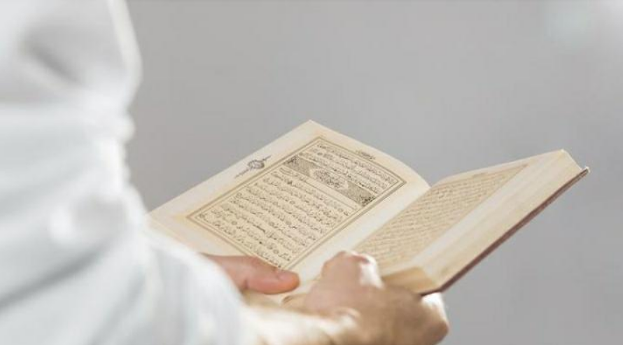 5 Keutamaan Membaca Al-Qur'an di Waktu Subuh