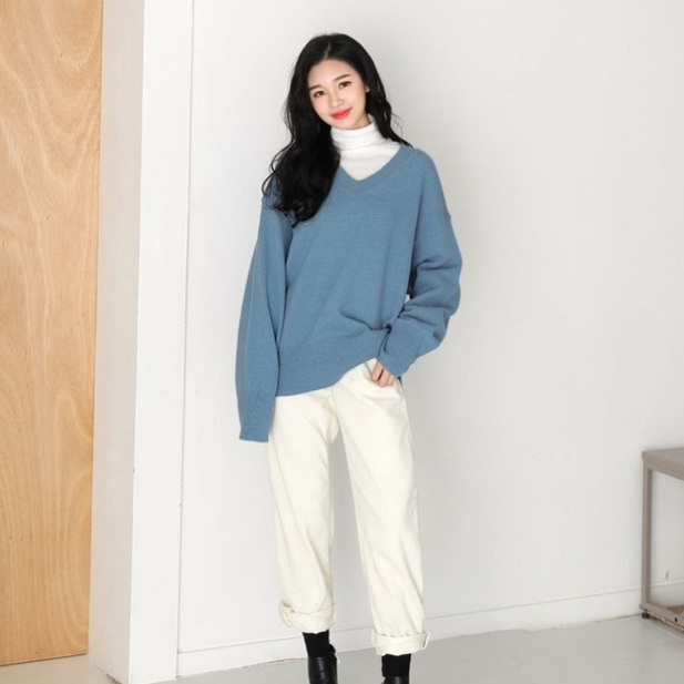 8 Ide Padu Padan Sweater Ala Korea, Cocok untuk Musim Hujan!