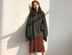 8 Ide Padu Padan Sweater Ala Korea, Cocok untuk Musim Hujan!