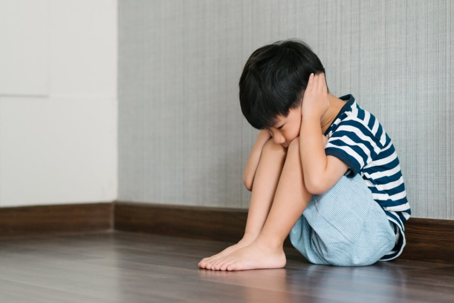 5 Cara Mengatasi Trauma pada Anak yang Menjadi Korban Bencana