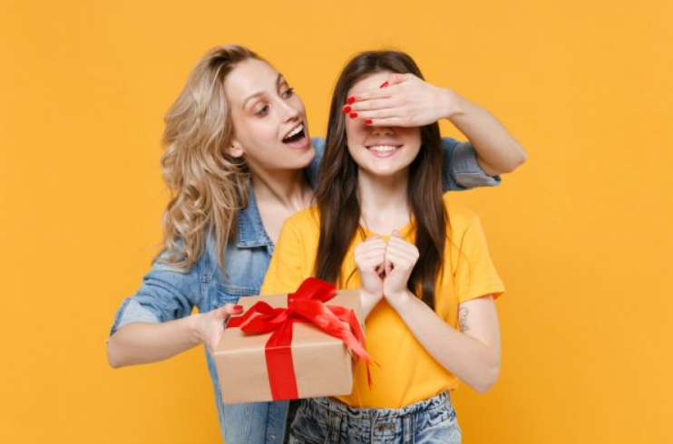 5 Ide Kado Akhir Tahun untuk Sahabat Agar Mereka Lebih Semangat