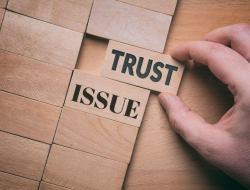 Trust Issue: Pengertian, Penyebab, Gejala dan Cara Mengatasinya