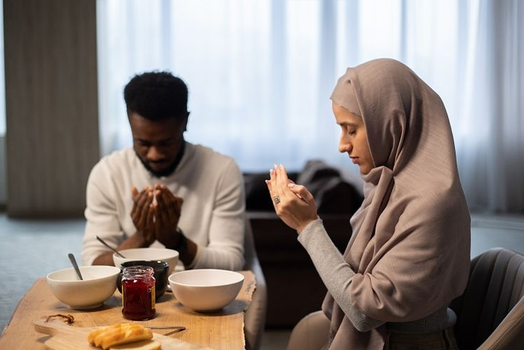 3 Sunnah saat Berbuka Puasa Seperti Anjuran Rasulullah SAW