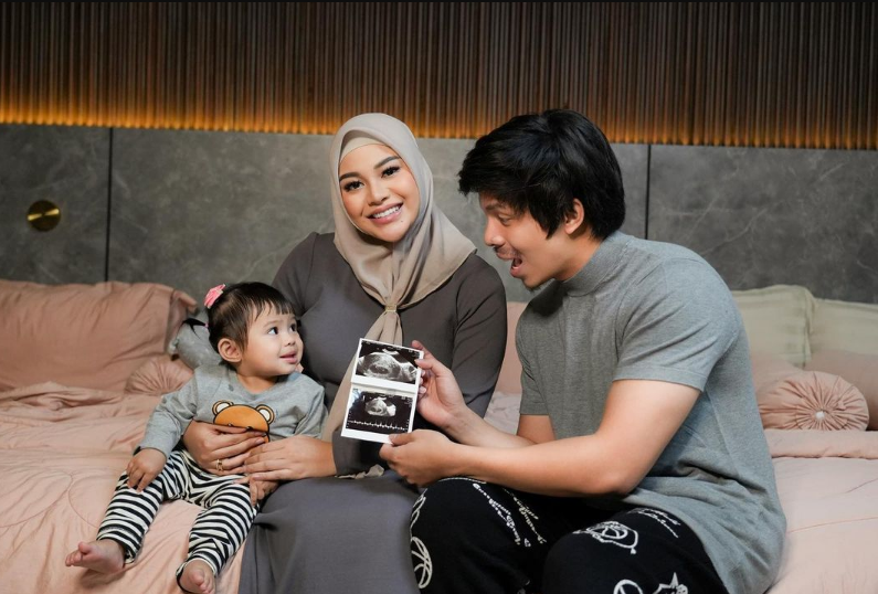 Aurel Hermansyah Umumkan Hamil Anak Kedua, Adik Ameena Coming Soon!