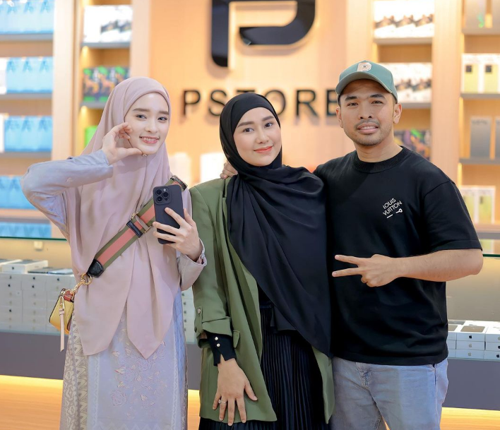 7 Inspirasi OOTD ala Inara Rusli, Bikin Terlihat Seperti ABG