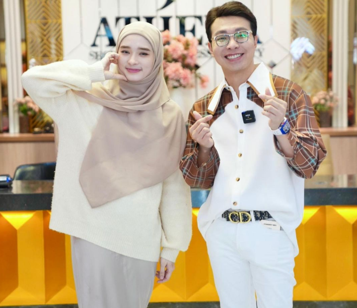 7 Inspirasi OOTD ala Inara Rusli, Bikin Terlihat Seperti ABG