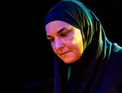 Perjalanan Hidup Sinead O’Connor: Karier, Mualaf, hingga Berhijab