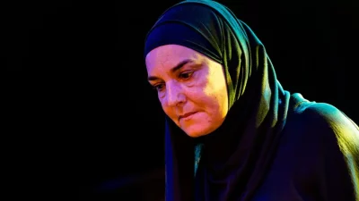 Perjalanan Hidup Sinead O'Connor: Karier, Mualaf, hingga Berhijab