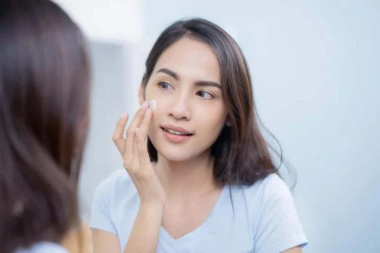 Cara Efektif Menggunakan Sunscreen Agar Kulit Tidak Kusam