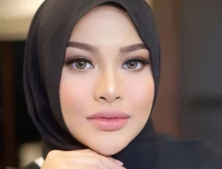 5 Warna Hijab yang Bikin Wajah Terlihat Tirus