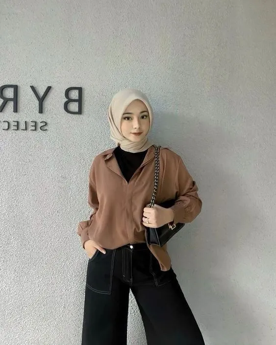 5 Warna Hijab yang Bikin Wajah Terlihat Tirus