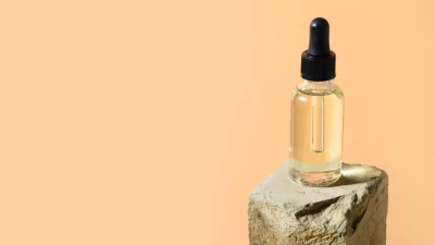 Benarkah Retinol Bisa Mengatasi Rambut Rontok?