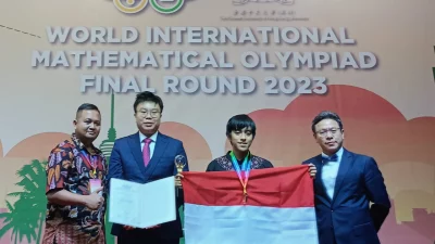 Indonesia Bangga! Siswa SMA Asal Karawang Sabet Medali Emas Olimpiade Matematika Dunia