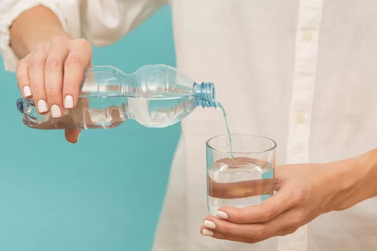 Bromat dalam Air Minum Kemasan: Memahami Bahaya dan Cara Menghindarinya