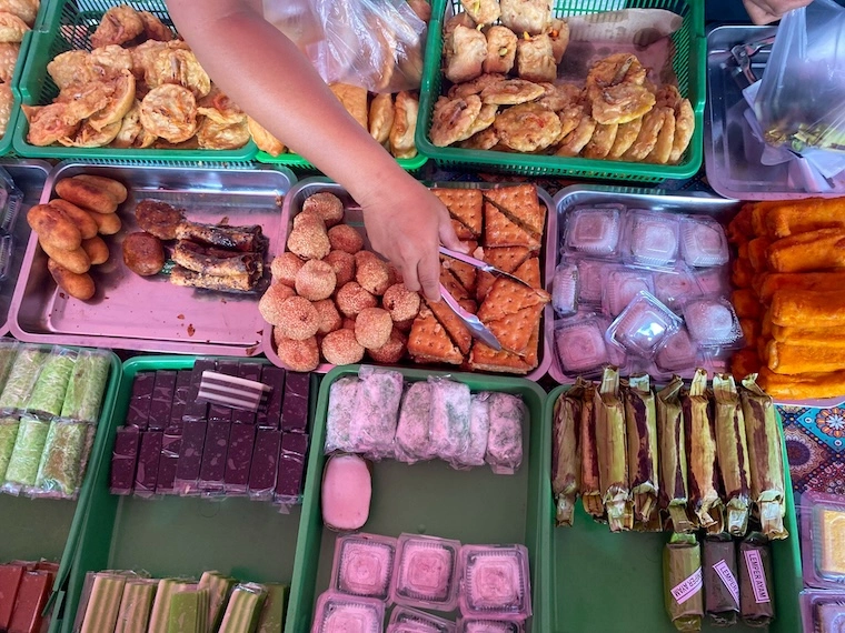 Ramadan Berkah! Viral Konten Berburu Takjil Dongkrak Penjualan Pedagang