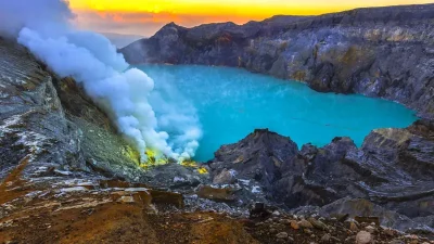 Tragis! WNA China Tewas Terjatuh di Kawah Ijen, Ini Faktanya