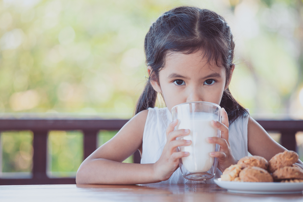 12 Rekomendasi Merek Susu Tinggi Kalori yang Bisa Bantu Menaikkan Berat Badan Anak